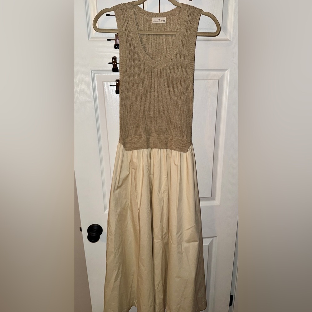 Urban Daizy Women’s Tan and Cream Sleeveless Dress